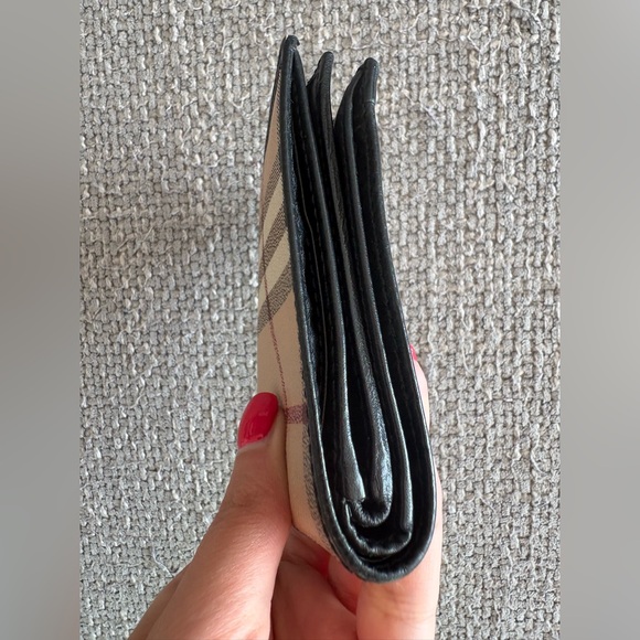 Burberry Nova Check Bifold Wallet Black Leather Authentic - Picture 4 of 16